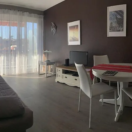 Apartment Spacious Nest Located Near The Sea And The Station Arcachon
